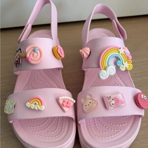 Moving Sale 🌟 Crocs Pink Brooklyn 4U Wedges with Charms